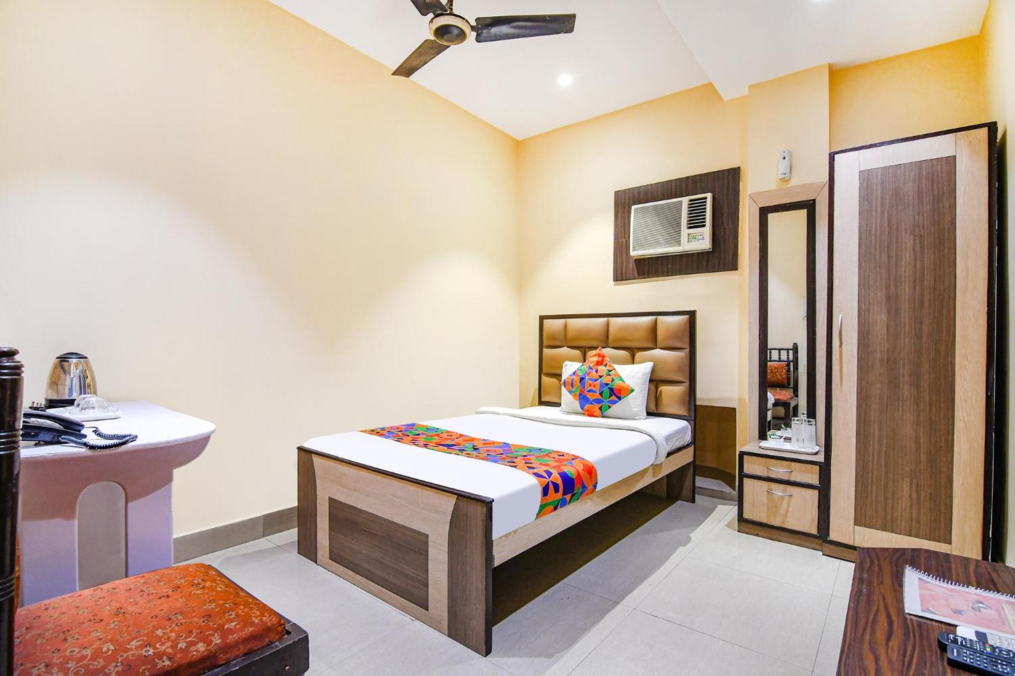 แฟ็บโฮเต็ล อายศ Hotel โกลกาตา ภายนอก รูปภาพ